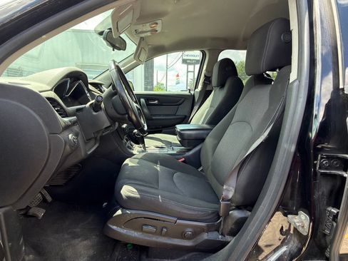 Used 2017 Chevrolet Traverse LT w/ Style and Technology Package AWD/4WD image 2