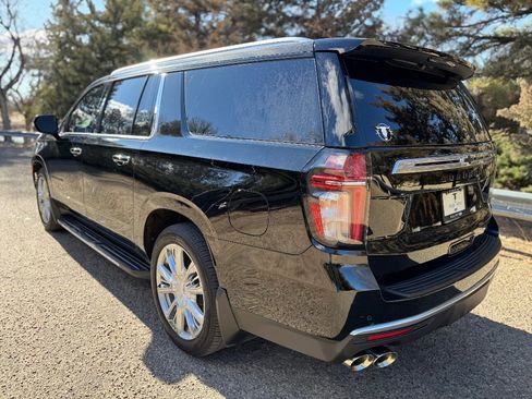 Used 2021 Chevrolet Suburban High Country image 8
