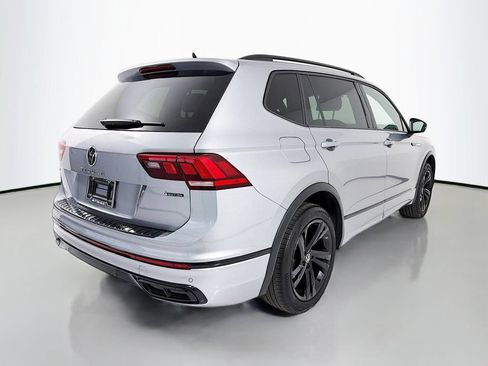 Used 2024 Volkswagen Tiguan SE R-Line AWD/4WD image 7