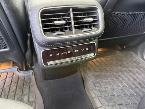 Certified 2025 Mercedes-Benz GLS 450 4MATIC image 27