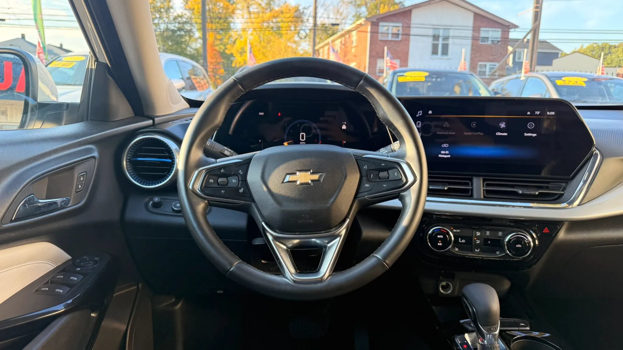 Used 2025 Chevrolet Trax LT w/ LT Convenience Package FWD image 18