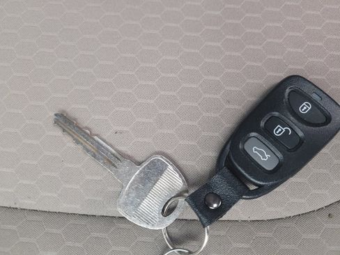 Used 2019 Hyundai Elantra SEL FWD image 32