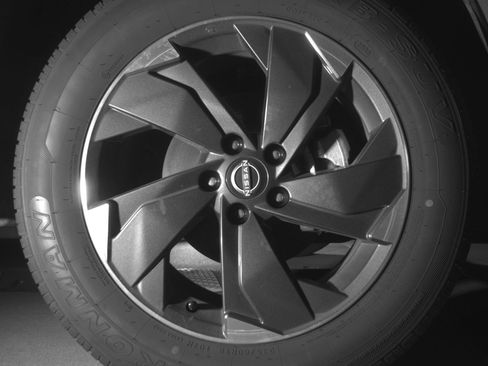 Used 2025 Nissan Rogue SV image 13