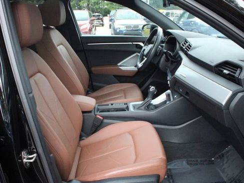 Used 2021 Audi Q3 2.0T Premium w/ Convenience Package AWD/4WD image 16