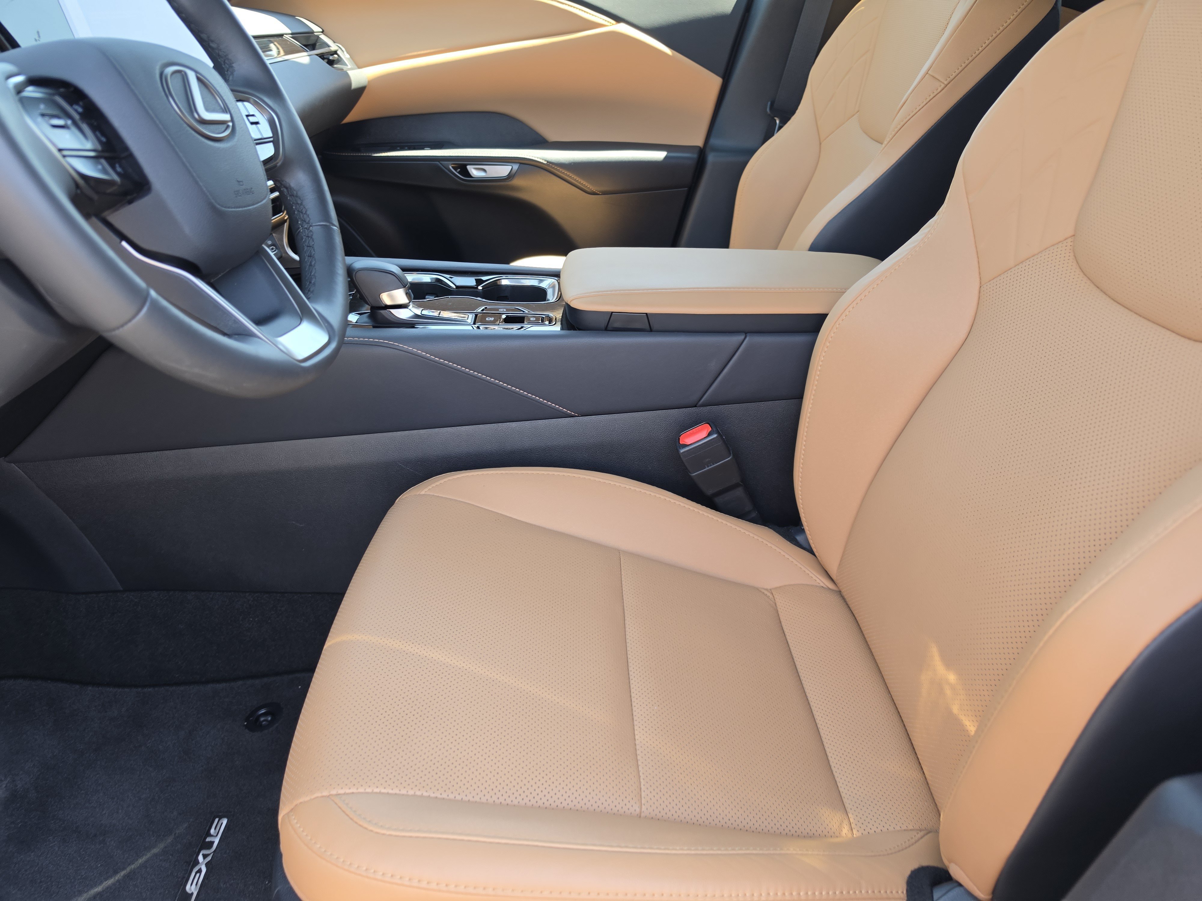 Used 2025 Lexus RX 350 FWD w/ Accessory Package (K3) image 9