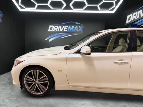 Used 2017 INFINITI Q50 3.0t Premium AWD/4WD image 9