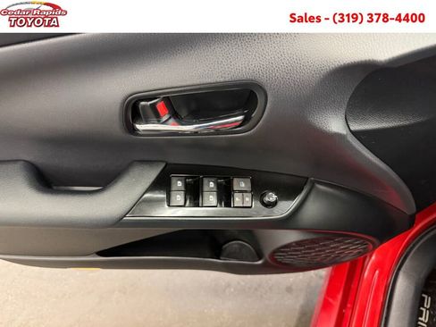 Certified 2018 Toyota Prius Four Touring image 9