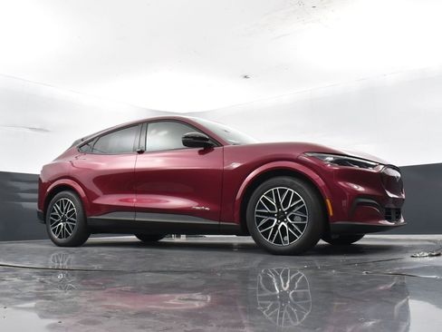 New 2025 Ford Mustang Mach-E Premium image 31