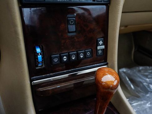 Used 1988 Mercedes-Benz 560 SL image 29