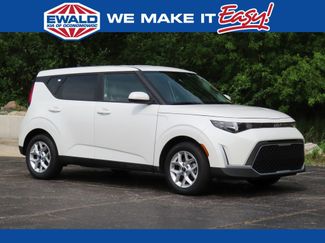Certified 2025 Kia Soul LX w/ LX Technology Package FWD video 1