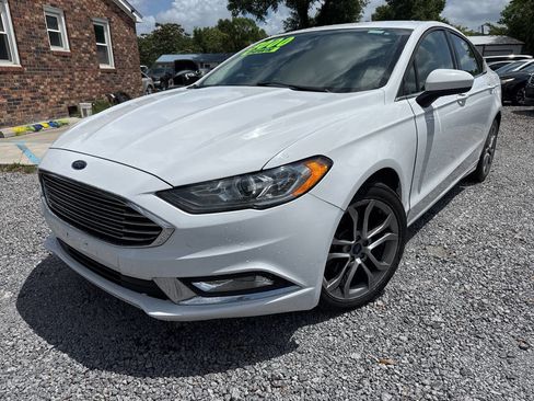Used 2017 Ford Fusion SE w/ Equipment Group 201A FWD image 8
