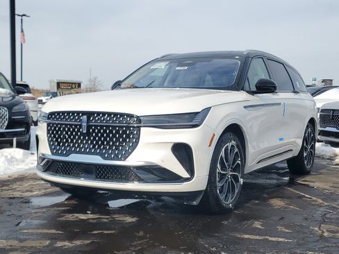 New 2026 Lincoln Nautilus Reserve image 2