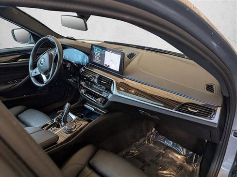 Certified 2023 BMW 530e xDrive w/ Convenience Package image 21