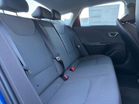 New 2025 Kia K4 LXS image 16
