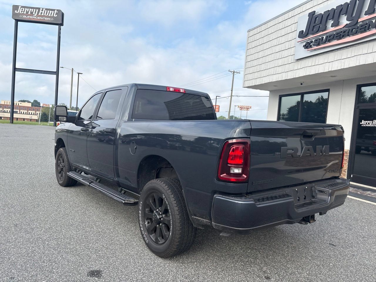 Used 2026 RAM 2500 Big Horn AWD/4WD image 7