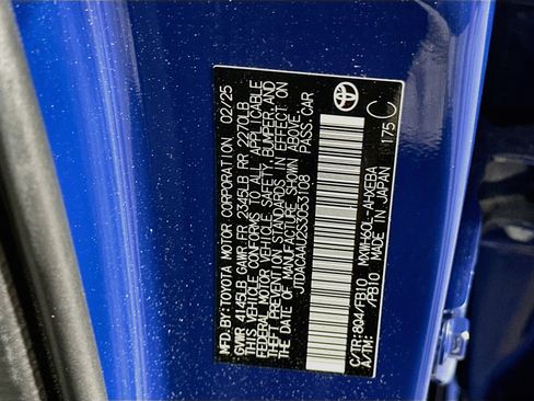 Used 2025 Toyota Prius LE FWD image 12