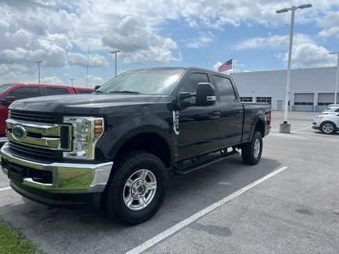 Used 2018 Ford F250 XL w/ STX Appearance Package AWD/4WD image 4