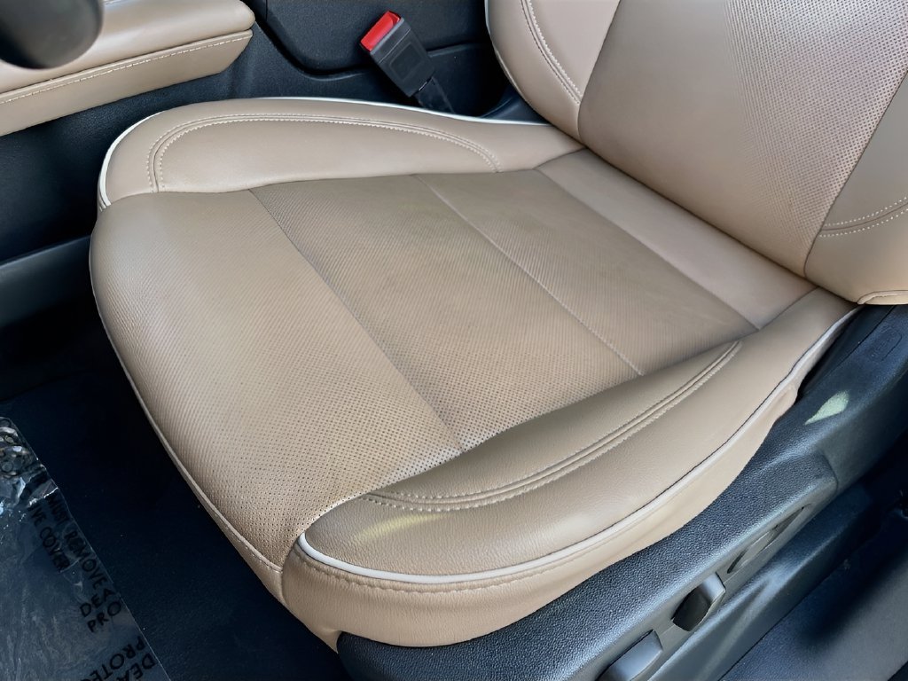 Used 2023 Chevrolet Tahoe Premier w/ Advanced Technology Package AWD/4WD image 19