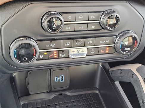 Certified 2024 Ford Bronco Outer Banks image 21