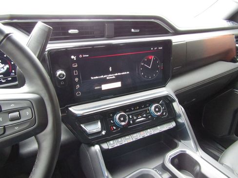 Used 2025 GMC Sierra 2500 Denali w/ Technology Package image 35