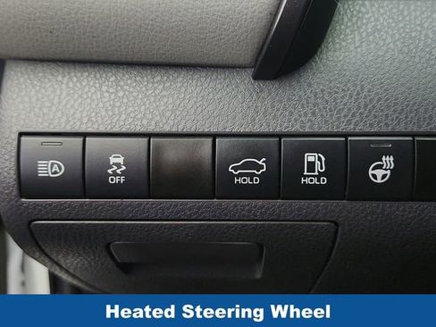 Used 2022 Toyota Camry SE w/ Cold Weather Package image 20