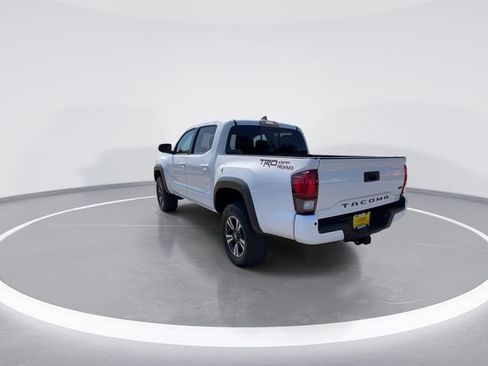 Used 2019 Toyota Tacoma TRD Off-Road w/ Technology Package RWD image 6