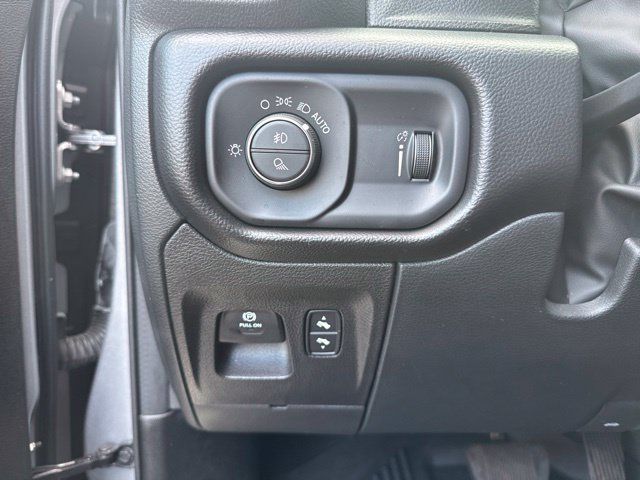 Used 2022 RAM 1500 Big Horn AWD/4WD image 29