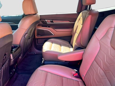 Used 2022 Kia Telluride SX w/ SX Prestige Package image 26