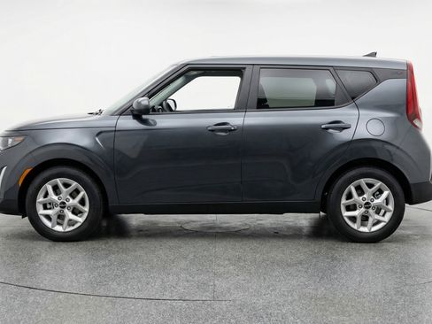 Used 2025 Kia Soul LX w/ LX Technology Package FWD image 5