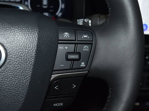 Used 2025 Toyota Camry XSE AWD/4WD image 9