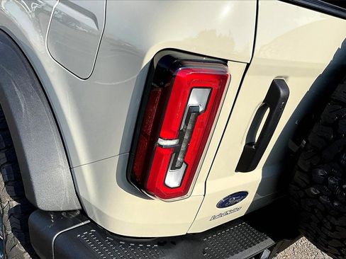 New 2025 Ford Bronco Badlands image 28