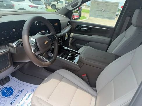 New 2026 Chevrolet Suburban LT w/ Comfort Package AWD/4WD image 16