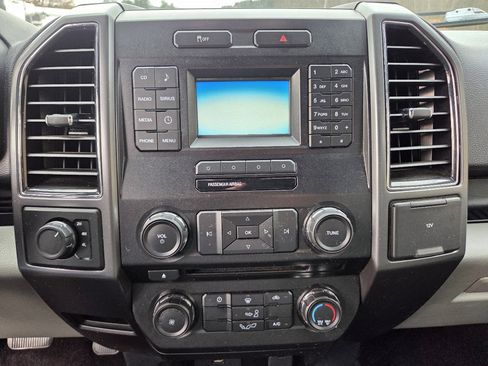 Used 2017 Ford F150 XLT image 23