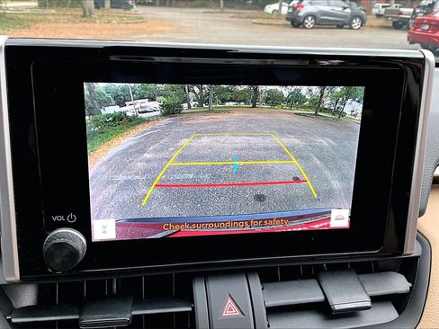 Used 2023 Toyota RAV4 LE image 13