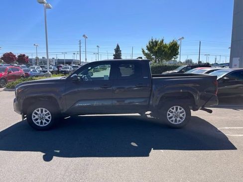 Used 2025 Toyota Tacoma SR5 RWD image 8