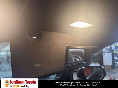 Used 2023 Toyota Highlander XSE AWD/4WD image 32