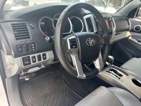 Used 2013 Toyota Tacoma Double Cab V6 Auto 4WD image 9