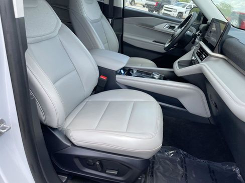 Used 2013 Ford Taurus SEL FWD image 30