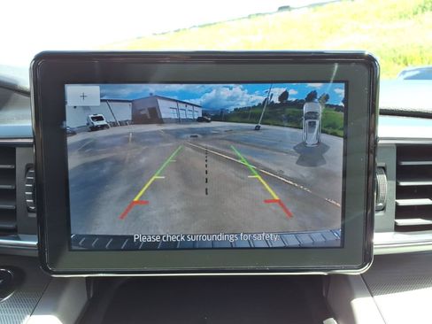 Used 2023 Ford Explorer XLT w/ Equipment Group 202A AWD/4WD image 14