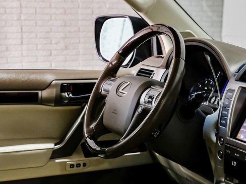 Used 2017 Lexus GX 460 Premium AWD/4WD image 23
