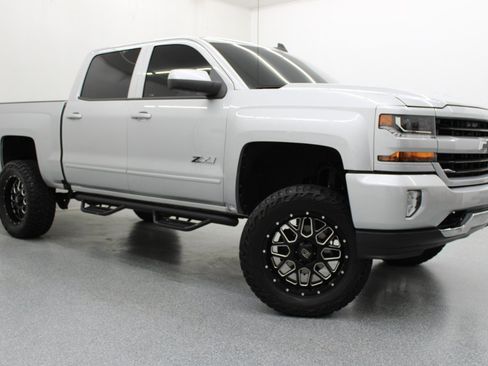Used 2018 Chevrolet Silverado 1500 LT w/ All Star Edition AWD/4WD image 1
