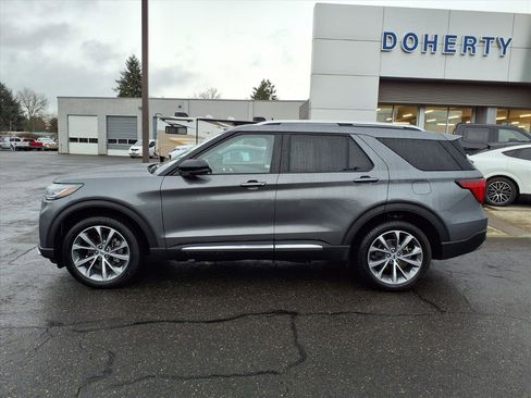 Used 2025 Ford Explorer Platinum w/ Ultimate Package image 10