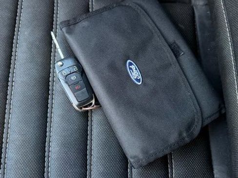 Used 2014 Ford Fusion SE FWD image 20
