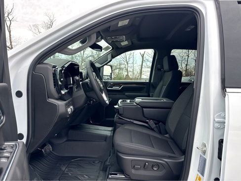 New 2026 GMC Sierra 2500 SLE w/ SLE Value Package; image 8