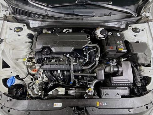 Used 2024 Hyundai Elantra SEL image 28