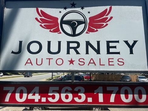 Used 2013 Ford Fusion SE FWD image 2