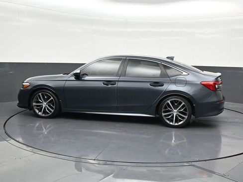 Used 2024 Honda Civic Touring image 2