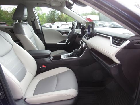 Certified 2025 Toyota RAV4 Limited w/ Advanced Technology Package AWD/4WD image 19