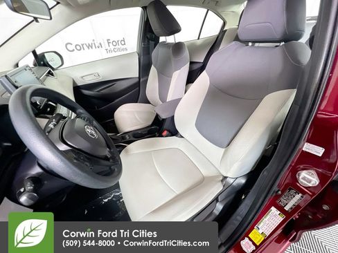 Used 2022 Toyota Corolla LE FWD image 23