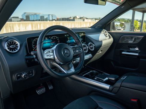 Certified 2021 Mercedes-Benz GLA 250 4MATIC image 15